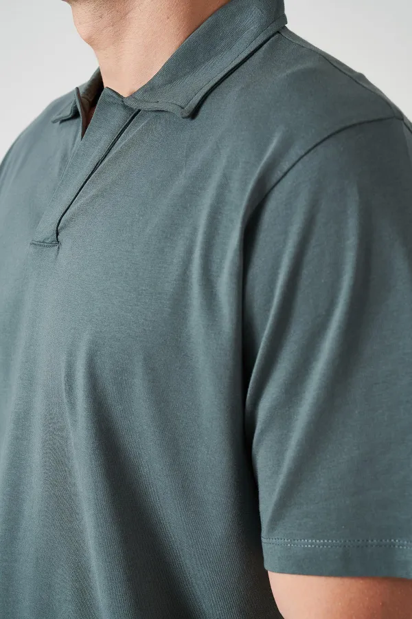 T-shirt Supreme en tissu vert pin à col en V pour homme