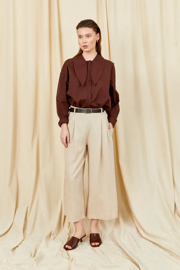 Kadın Naturel Kemer Detaylı Çift Pileli Bemuda Keten Pantolon