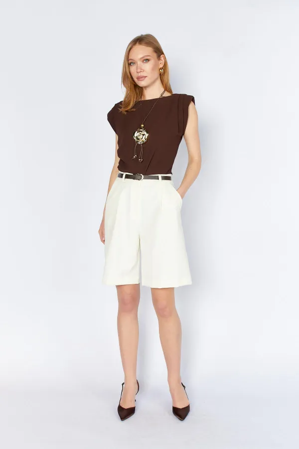 Women's Cream 2037 Single Pleated Belted Bermuda Shorts