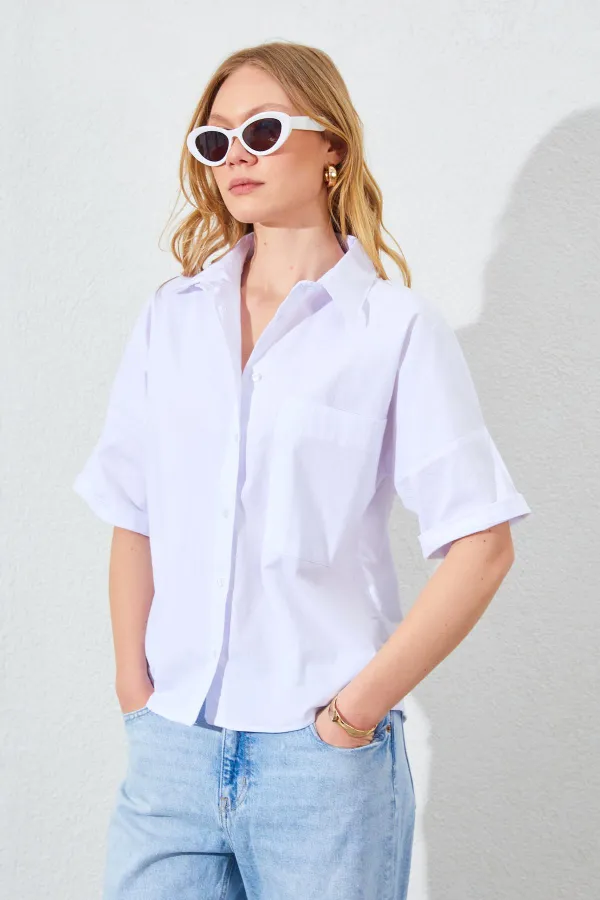 Kadın Beyaz Düşük Kol Tek Cepli Gömlek