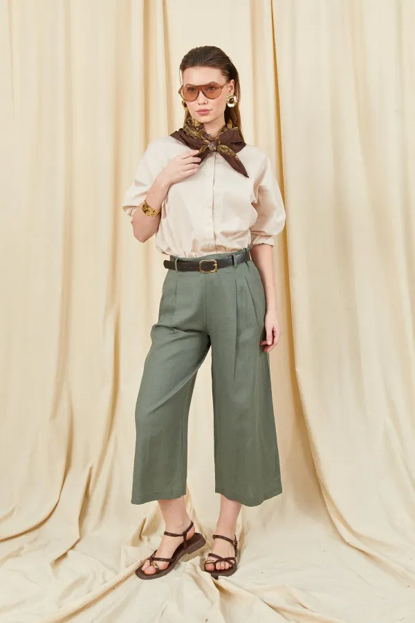 Kadın Haki Kemer Detaylı Çift Pileli Bemuda Keten Pantolon