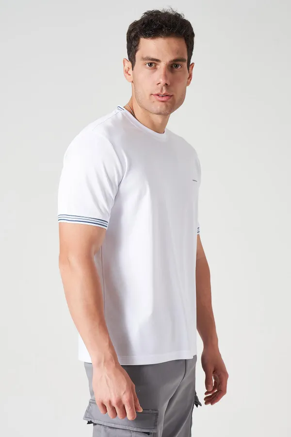 Erkek Beyaz Bisiklet Yaka Kol Yaka Şeritli Kagi Kumaş Tişört