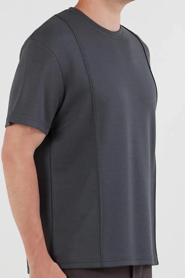 T-shirt homme anthracite à col rond en modal avec surpiqûres sur le devant