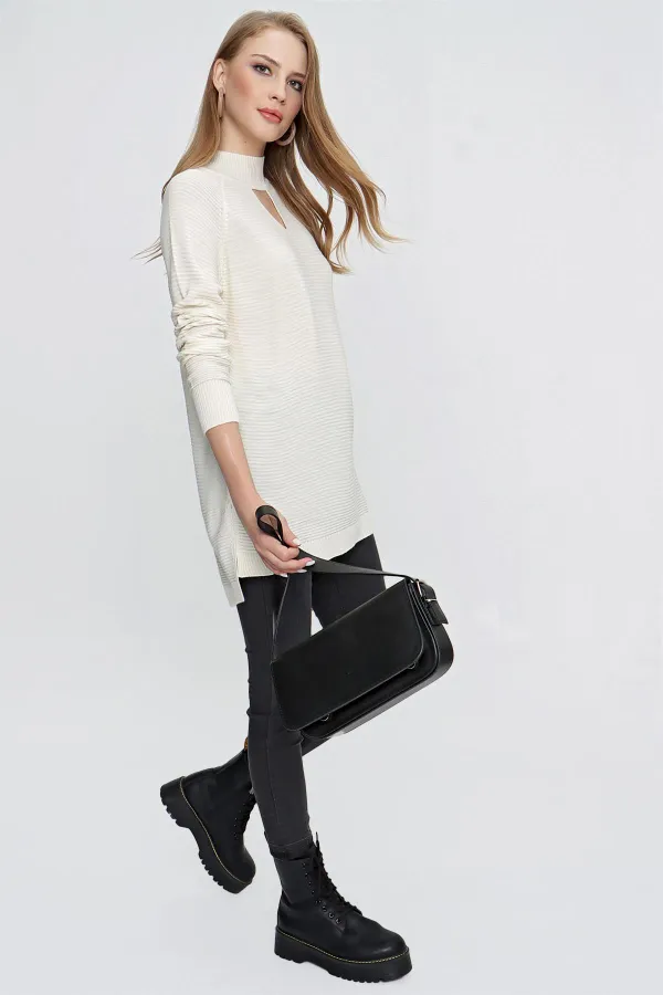 Kadın Ekru Önü Pencereli Triko Kazak