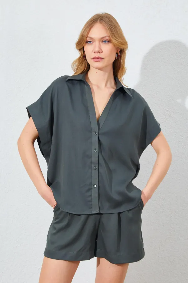 Kadın Açık Haki Oversize Düşük Kol Gömlek Şortlu Takım