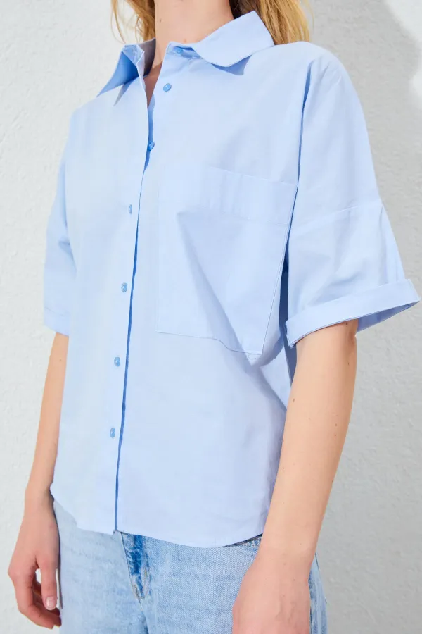 Kadın Mavi Düşük Kol Tek Cepli Gömlek