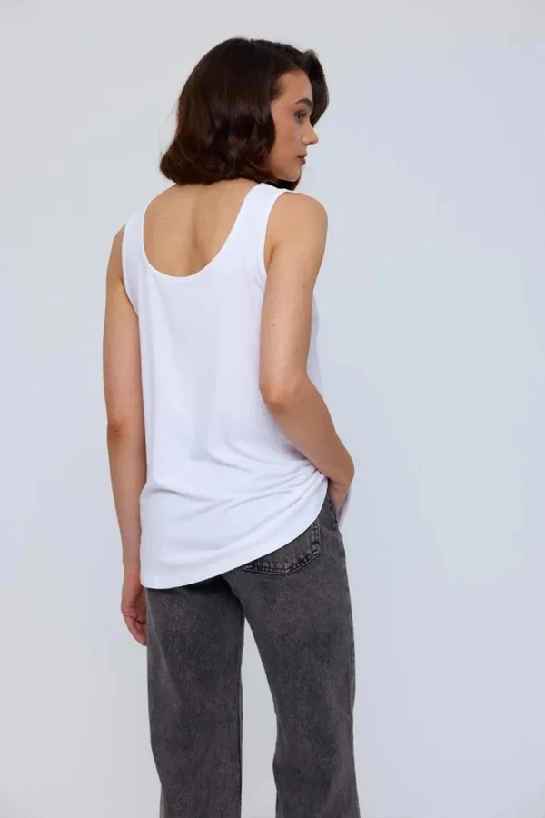 Kadın Beyaz Ön Arka U Yaka Kolsuz Tişört