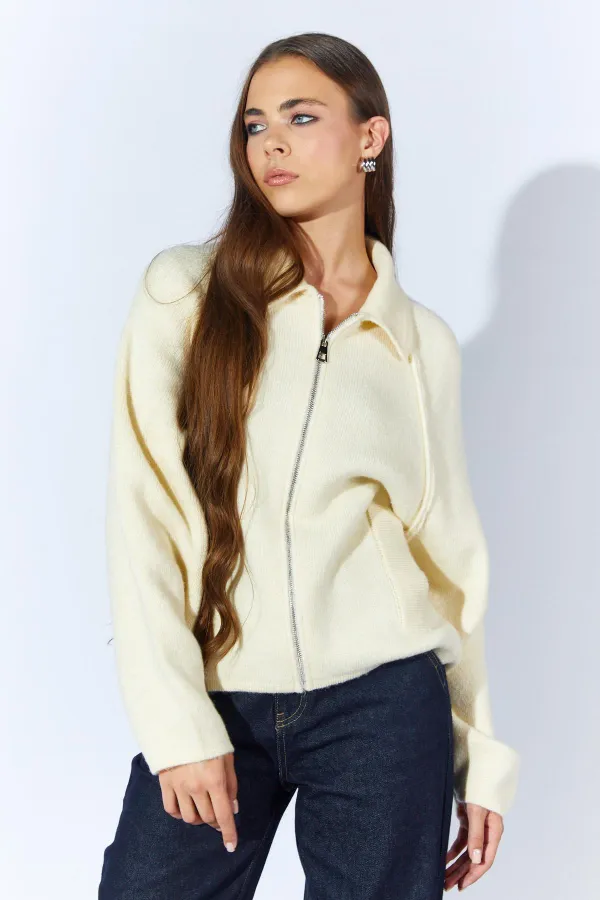 Kadın Krem Yakası Dışardan Cepli Fermuarlı Salaş Hırka