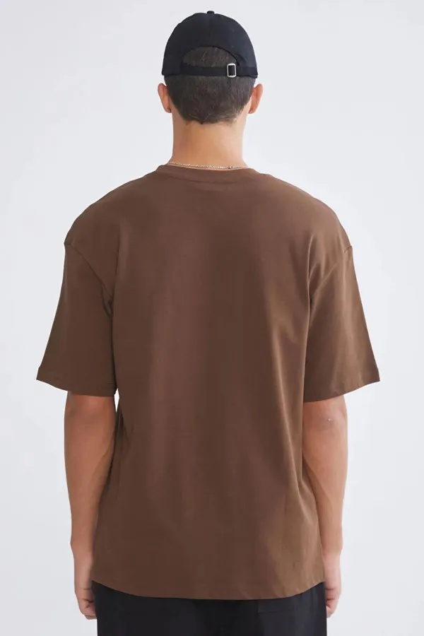 T-shirt basique en modal marron foncé à col rond pour homme