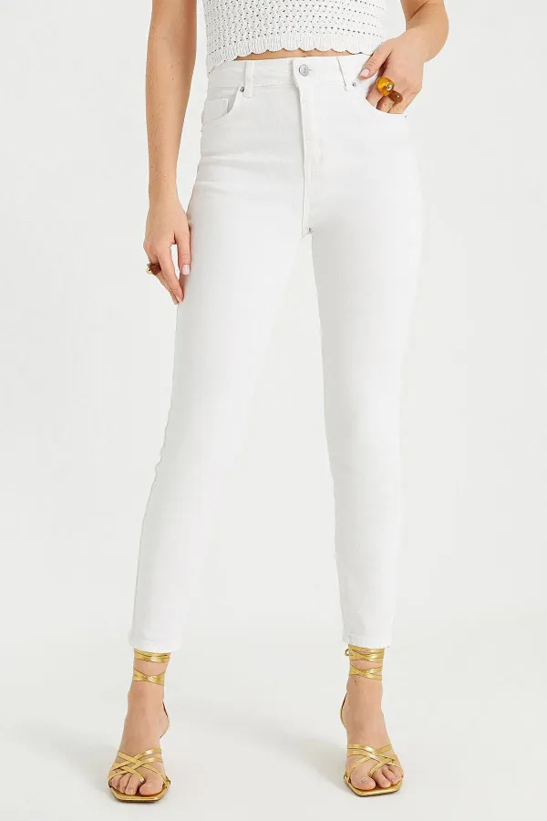 Kadın Beyaz Dar Paça Skinny Pantolon