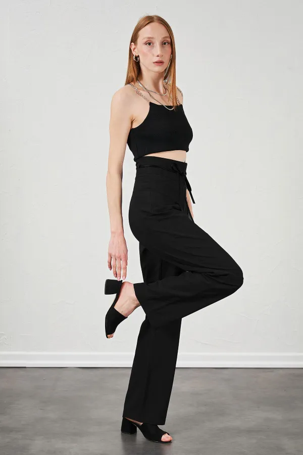 Kadın Siyah Yüksel Bel Deri Kemerli Poplin Pantolon