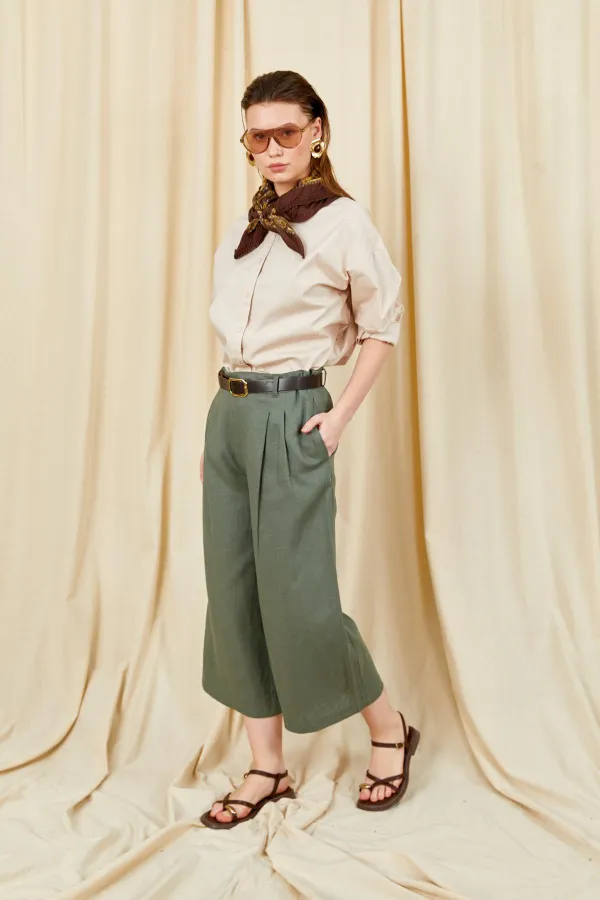 Kadın Haki Kemer Detaylı Çift Pileli Bemuda Keten Pantolon