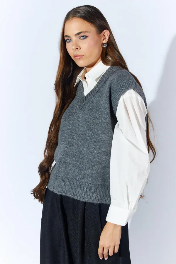 Kadın Antrasit V Yakalı Basic Süveter