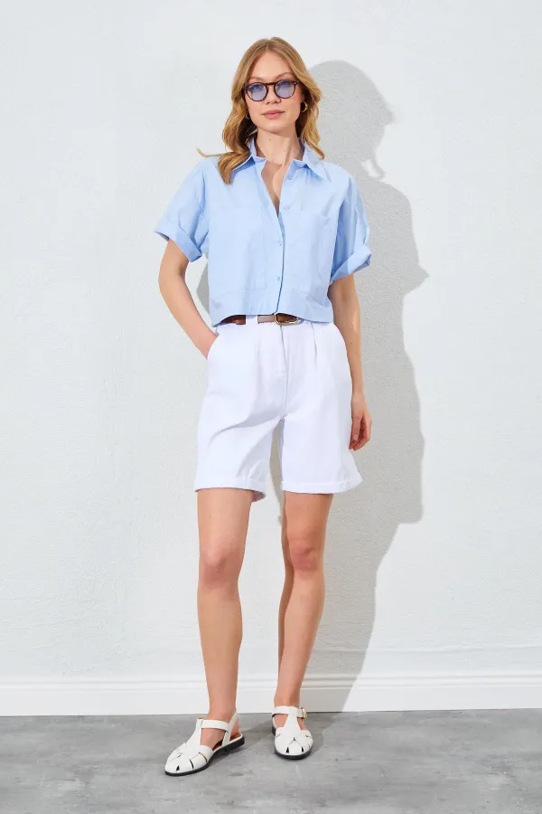 Kadın Mavi Çift Cepli Düşük Kol Crop Gömlek