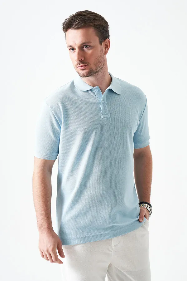 Erkek Boyalı Mavi Ayaklı Yaka Basic Ay Parçası Yırtmaçlı İki Düğmeli Tişört