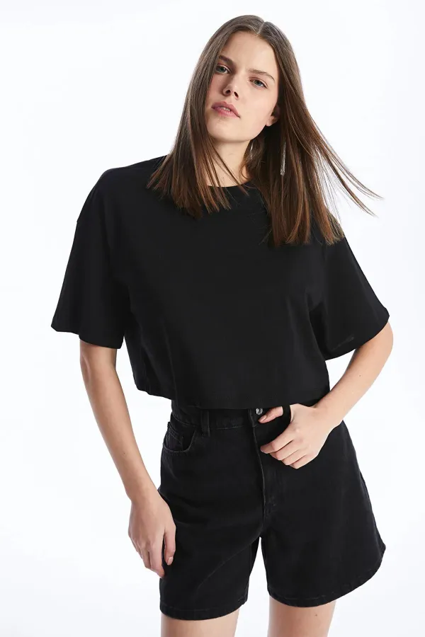 Kadın Siyah Bisiklet Yaka Oversize Süprem Basic Crop Tişört