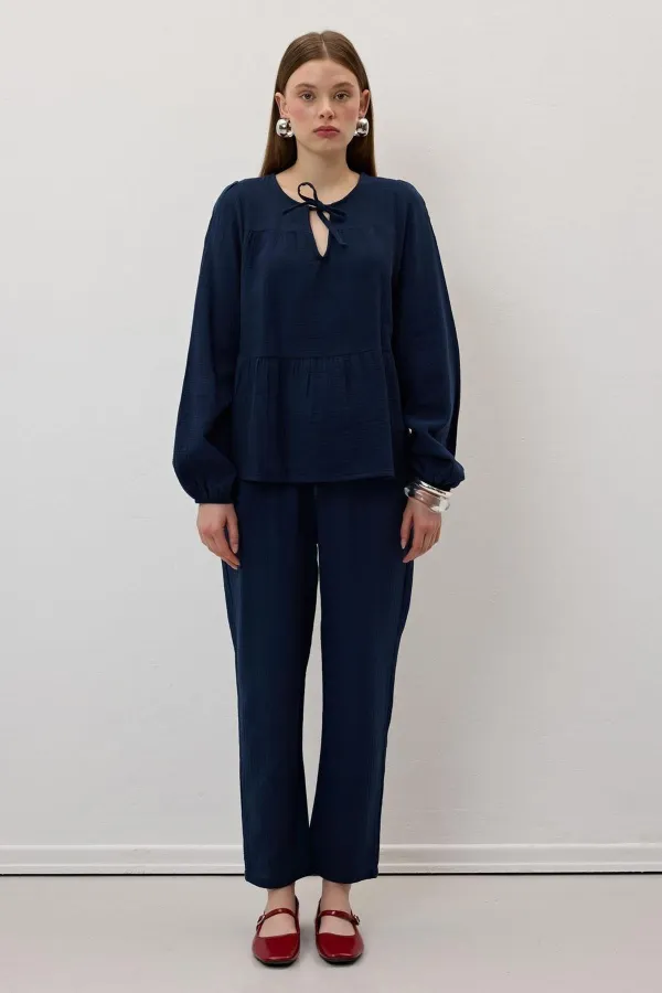 Kadın Lacivert Beli Lastikli Havuç Paça Muslin Pantolon