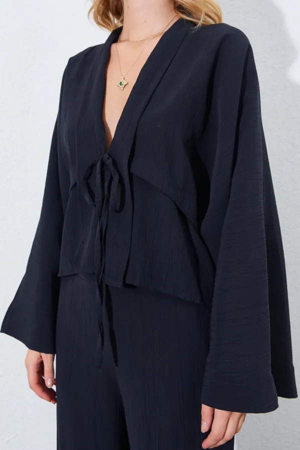 Kadın Siyah Önü Fırfırlı Kolları Salaş Bluz