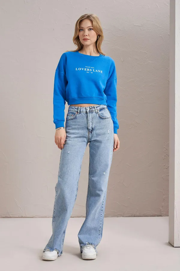 Women's Blue Crew Neck Lovers Lane Print Three-Thread Crop Sweatshirt