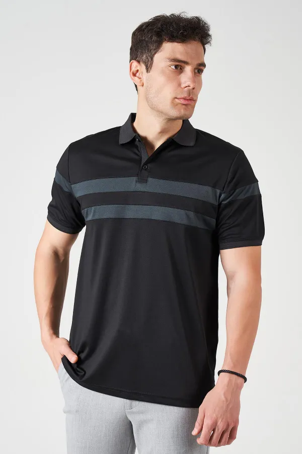 Erkek Siyah Ayaklı Yaka Ön ve Kol Parçalı Kagi Tişört