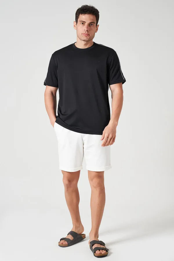 Erkek Siyah Bisiklet Yaka Omuz ve Yanları Biyeli Kagi Tişört