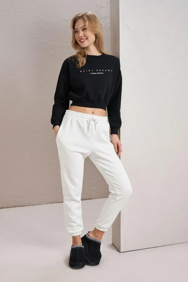 Women's Black Quiet Dreams Print Three-Thread Crop Sweatshirt