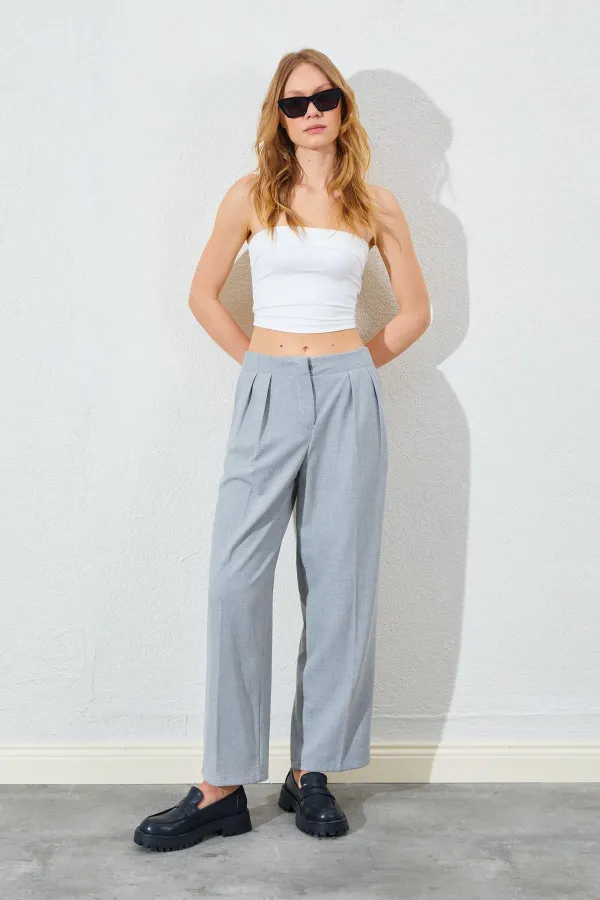 Kadın Gri Kemersiz Önü Çift Pileli Poliviskon Pantolon