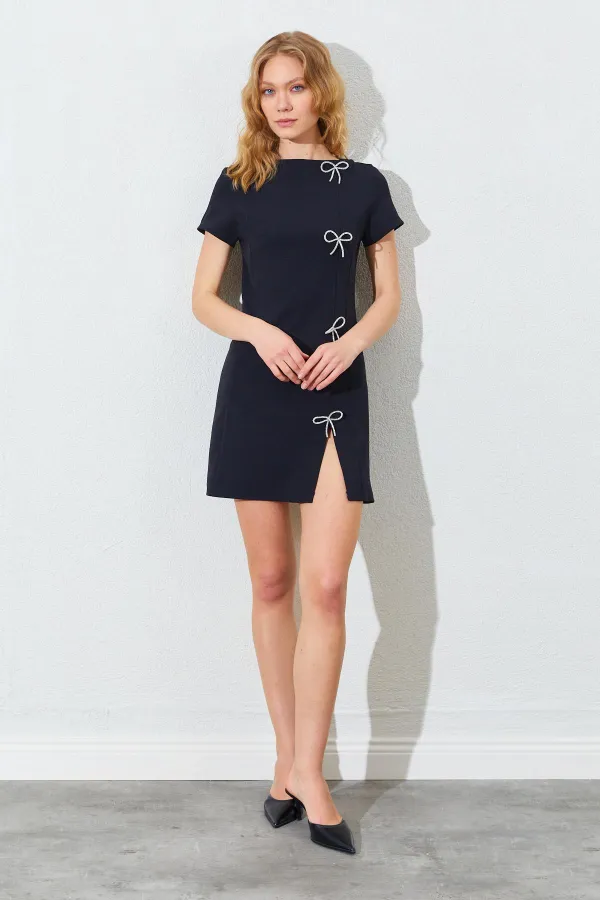 Kadın Siyah Bisiklet Yaka Kurdale Fiyonk Tokalı Elbise