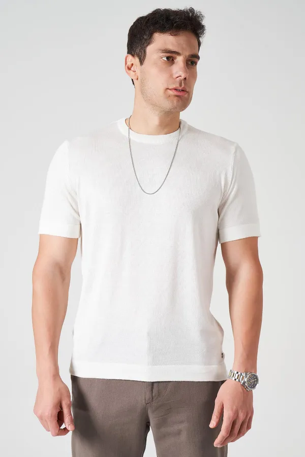 Erkek Ekru Bisiklet Yaka Etek Yırtmaçlı Triko Tişört