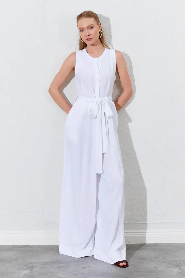 Kadın Beyaz Kolsuz Kuşak Bağlamalı Double Paça Tulum