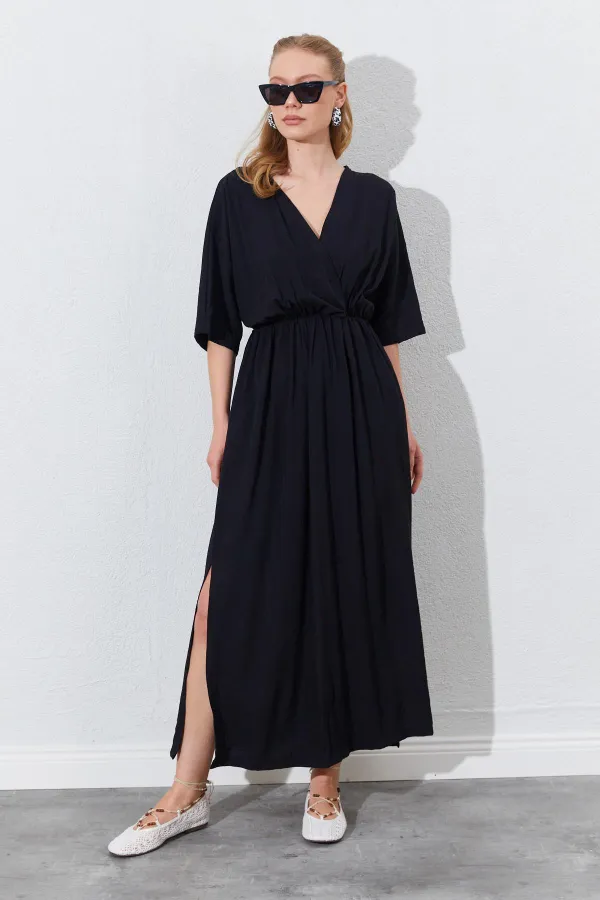 Kadın Siyah Düşük Kol Yanları Yırtmaçlı Uzun Elbise