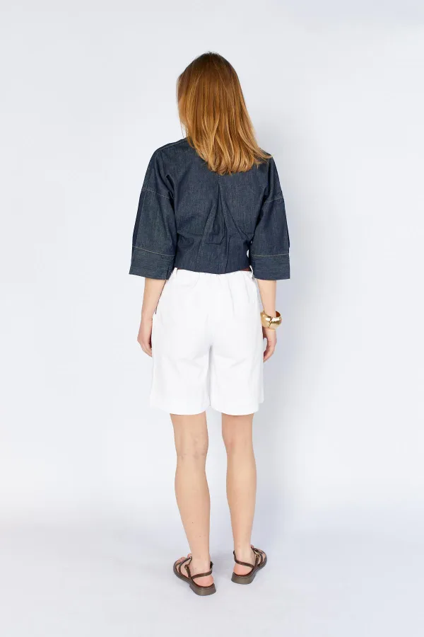 Kadın Beyaz Beli Kemerli Licralı Gabardin Midi Şort