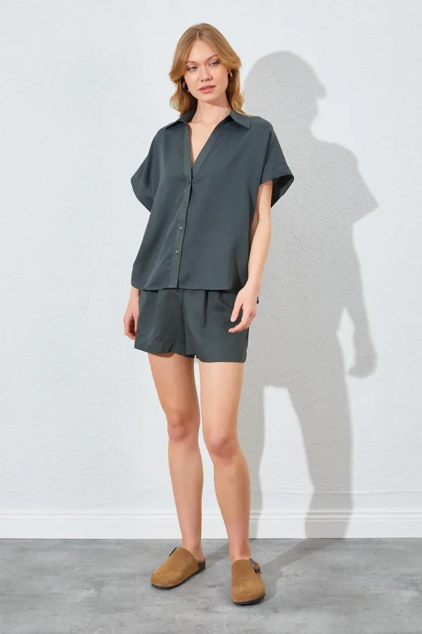 Kadın Açık Haki Oversize Düşük Kol Gömlek Şortlu Takım
