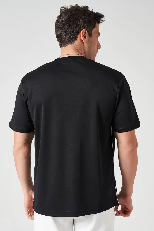 Erkek Siyah Bisiklet Yaka Omuz ve Yanları Biyeli Kagi Tişört