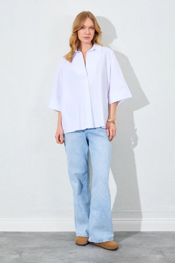 Kadın Beyaz Düşük Kol Önü Patlı Salaş Kesim Gömlek