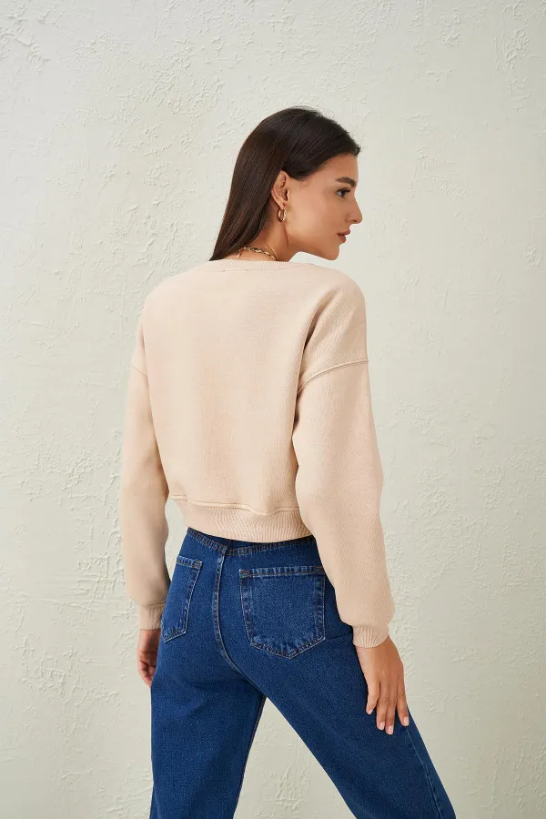 Women's Stone Collar Crew Neck Three-Thread Oversize Crop Sweatshirt