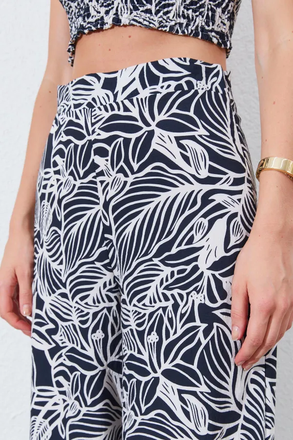 Kadın Siyah Croplu-Palozzo Pantolonlu Desenli Takım