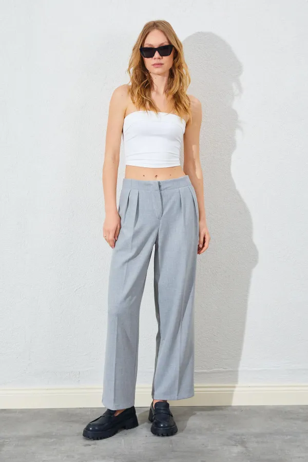 Kadın Gri Kemersiz Önü Çift Pileli Poliviskon Pantolon