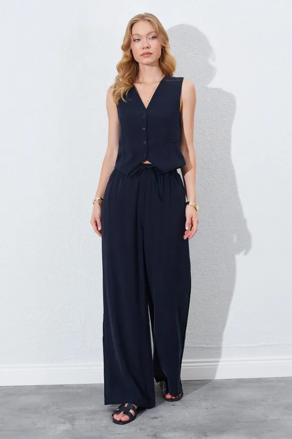 Kadın Siyah Bol Paça Beli Lastikli Pantolon