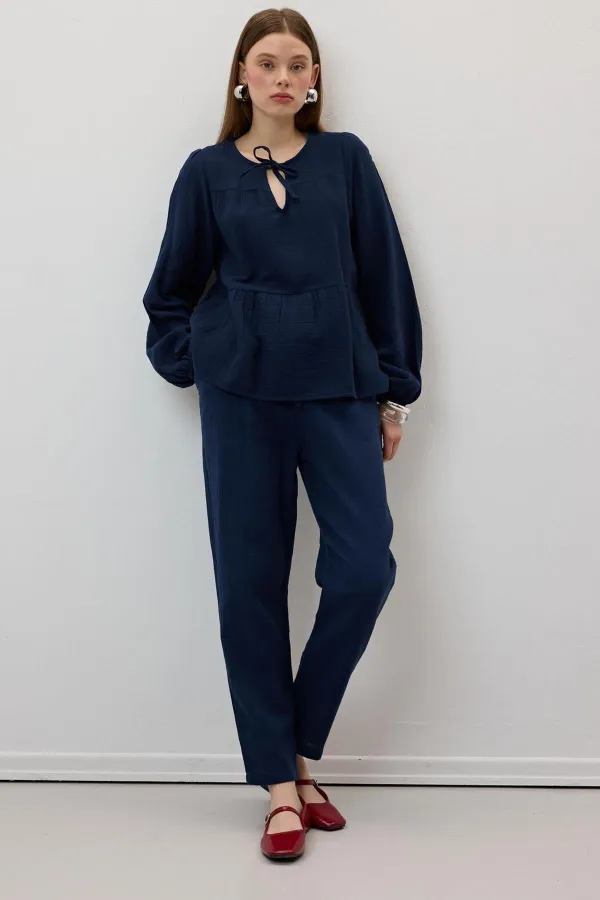 Kadın Lacivert Beli Lastikli Havuç Paça Muslin Pantolon