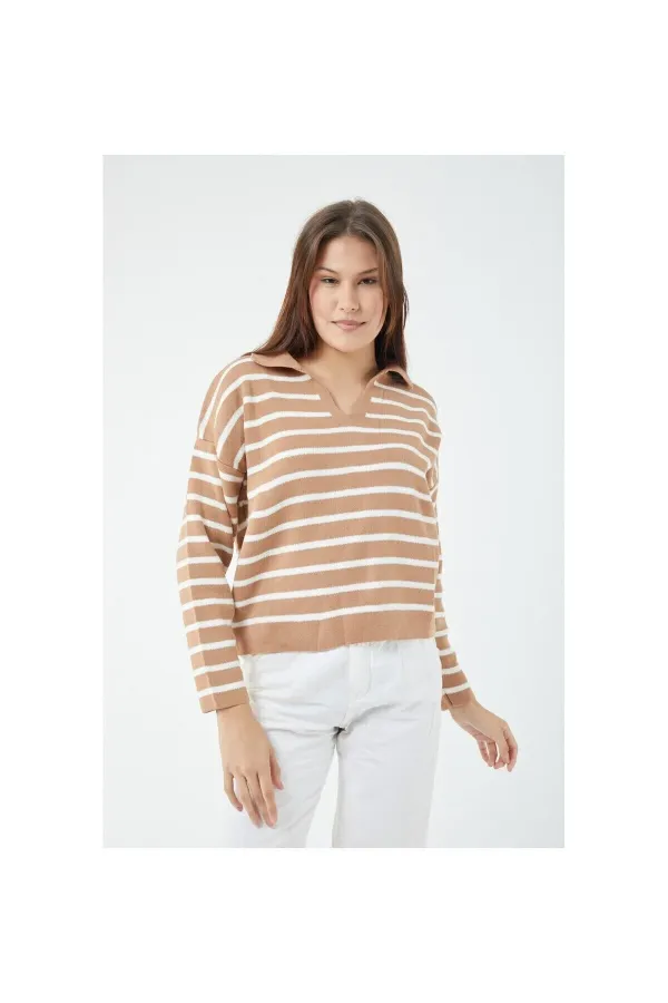 Pull en maille à col polo rayé pour femme