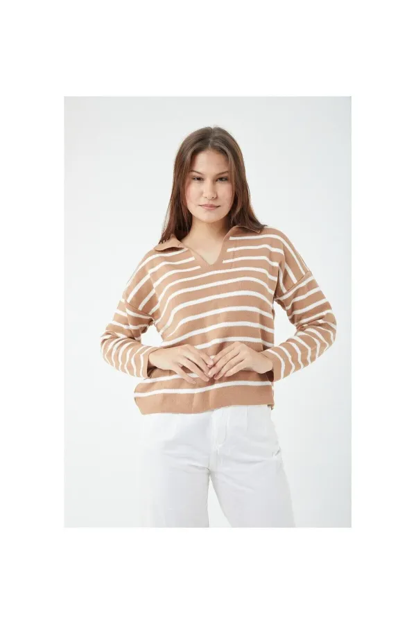 Pull en maille à col polo rayé pour femme
