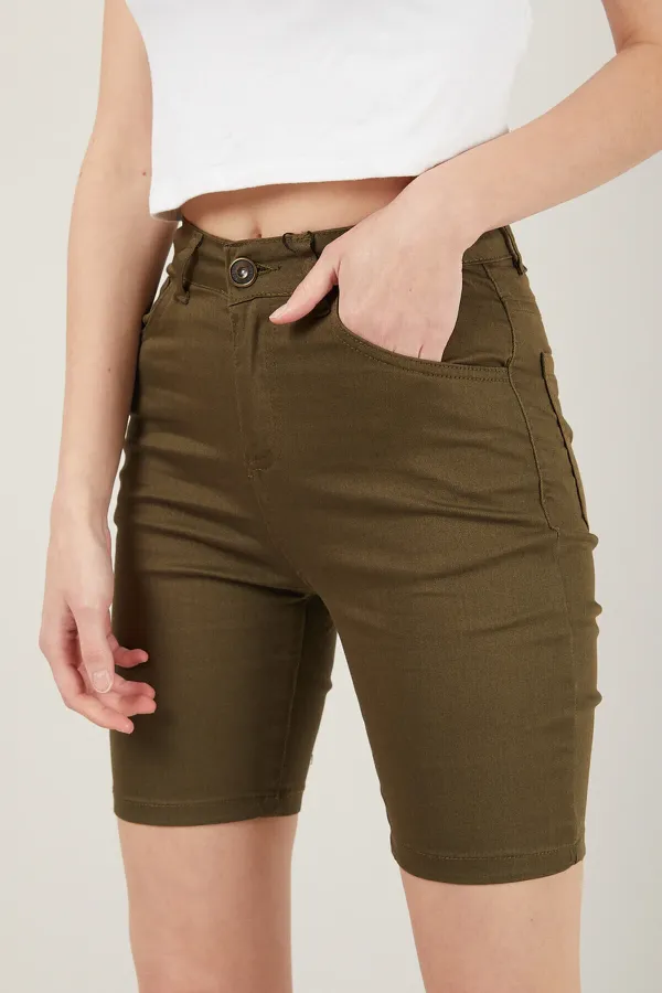 Kadın Cepli Slim Fit Şort