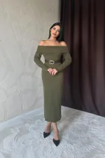 Robe en tricot ceinturée