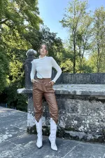 Boğazlı ve Örgülü Triko Kazak