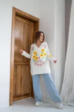 Çiçek Nakışlı Kazak