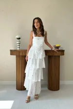 Robe à volants et dos nouée