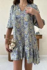 Robe en satin à motifs