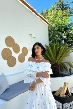 Omuzları Lastikli Brode Elbise