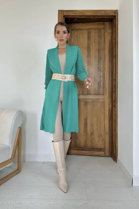 Kolları Örgülü Triko Hırka